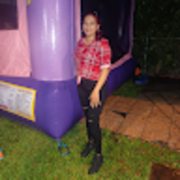 Meet your Posher, Cindy - Picture 1 of 1